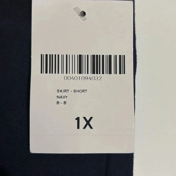 Forever 21 denim skirt NWT - Picture 2 of 3